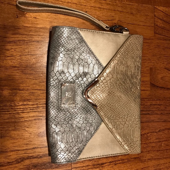 New York & Company Handbags - NY&C 7x9” Metallic Wristlet